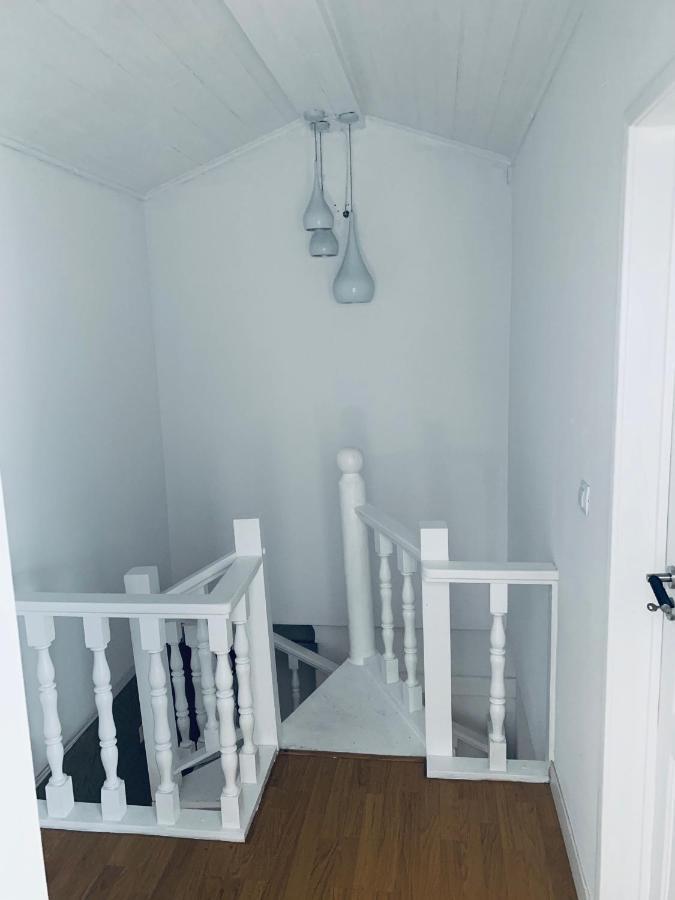 Restelo House Shared Appartment อัลเจส ภายนอก รูปภาพ