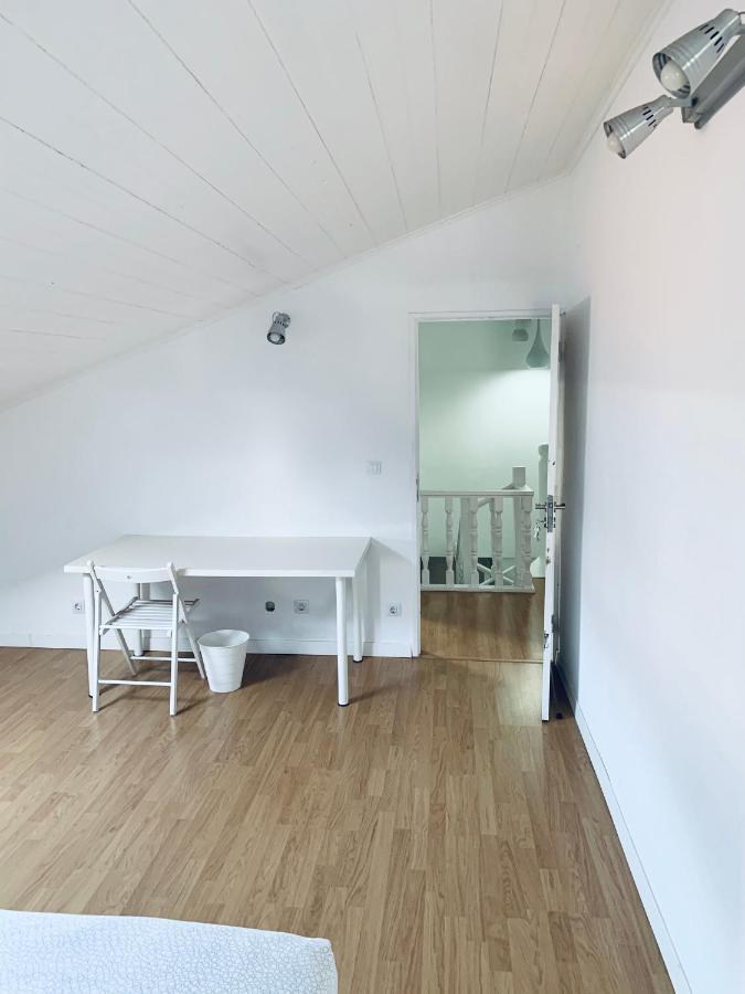 Restelo House Shared Appartment อัลเจส ภายนอก รูปภาพ